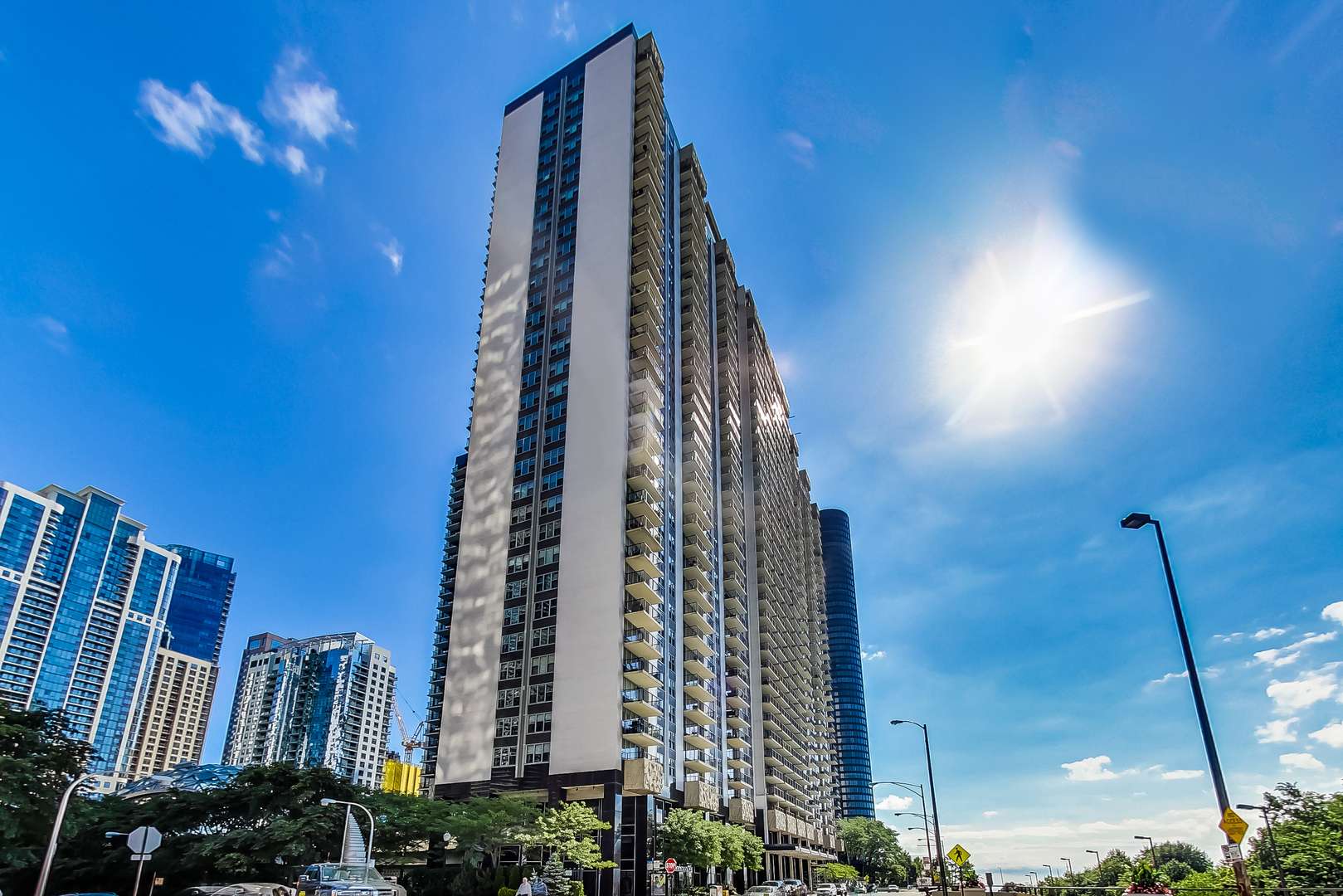 400 E RANDOLPH ST #1825, Chicago, IL 60601