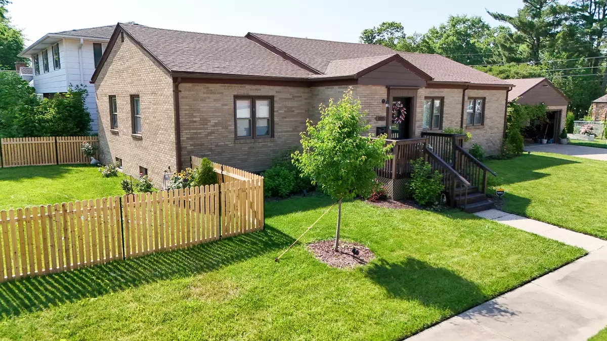Sterling, IL 61081,1005 Avenue F