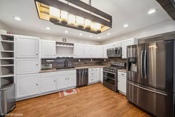 Oak Lawn, IL 60453,9540 S Mayfield AVE #103S