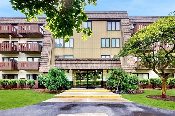 12900 W Heiden CIR #4301, Lake Bluff, IL 60044