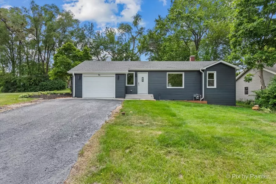 14 Lakewood DR, Oakwood Hills, IL 60013