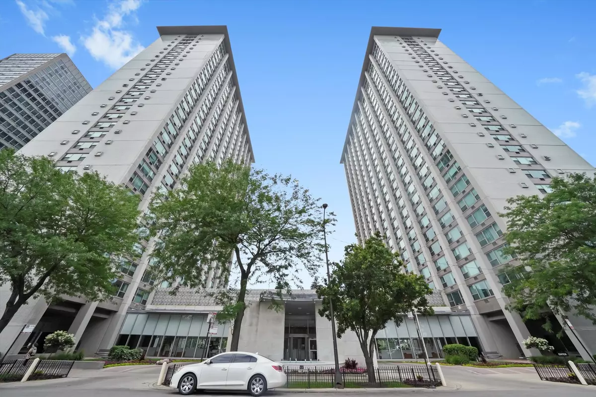 Chicago, IL 60613,3600 N Lake Shore DR #1309