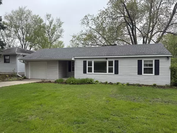 1310 S SUMNER ST, Wheaton, IL 60187