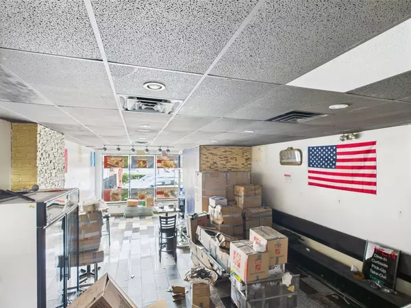 Chicago, IL 60634,6047 W Addison ST