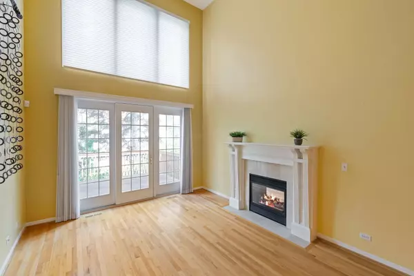 Clarendon Hills, IL 60514,303 Reserve CIR