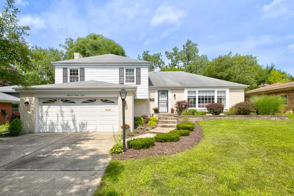 416 S Royal CT, Palatine, IL 60067