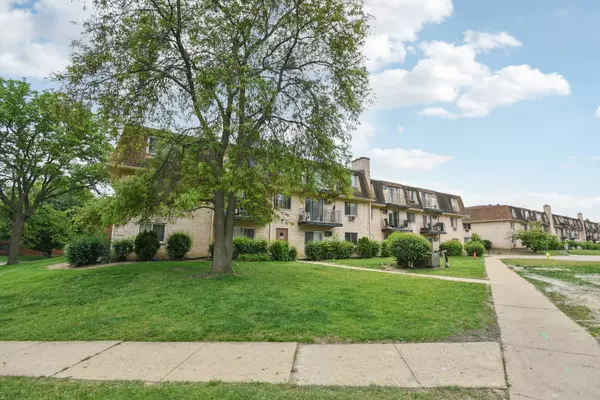 Glendale Heights, IL 60139,226 Shorewood DR #2A