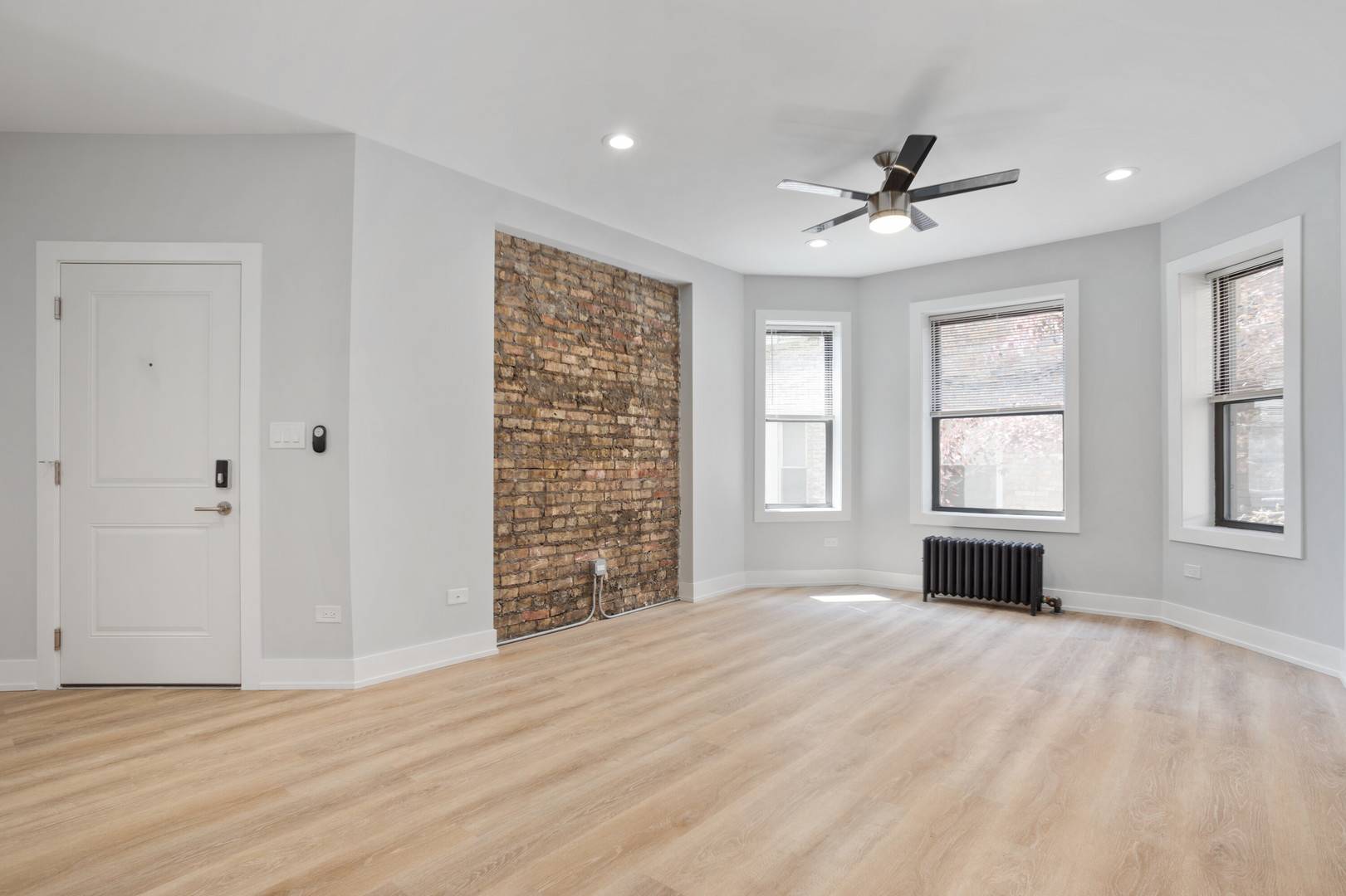 Chicago, IL 60626,7512 N Eastlake TER #2W
