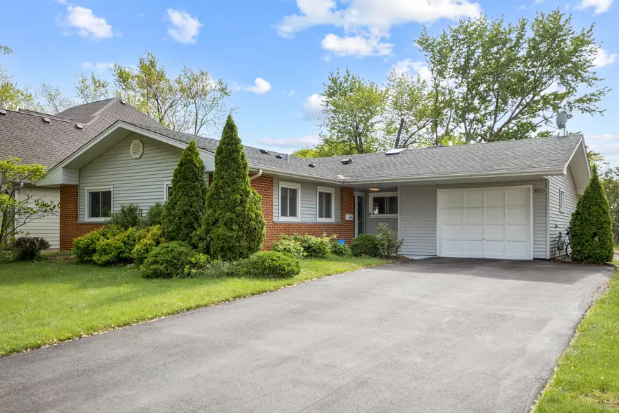 1850 Pierce RD, Hoffman Estates, IL 60169