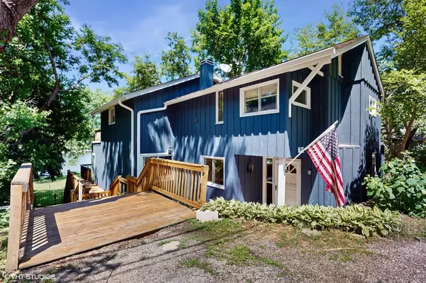 914 Ski Hill RD, Fox River Grove, IL 60021