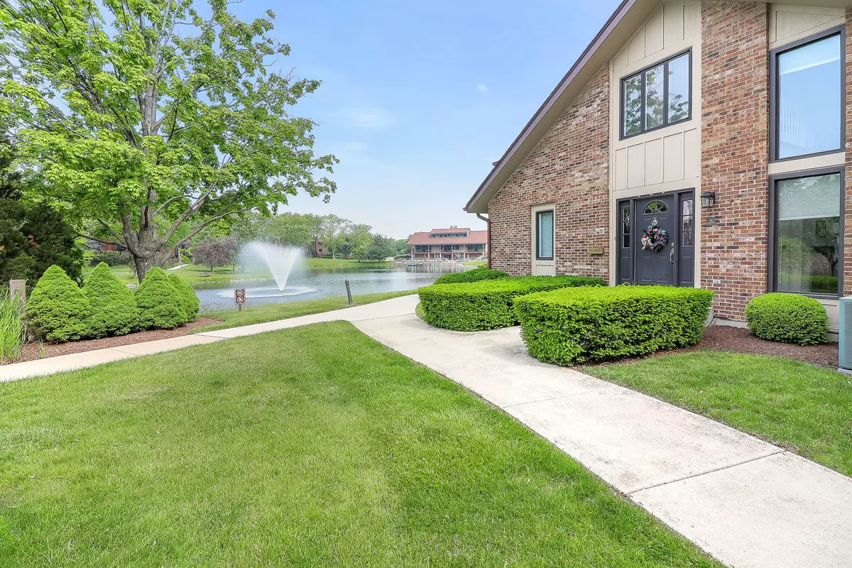Willowbrook, IL 60527,12 Kyle CT