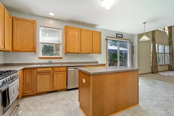 North Aurora, IL 60542,2658 Bauer RD