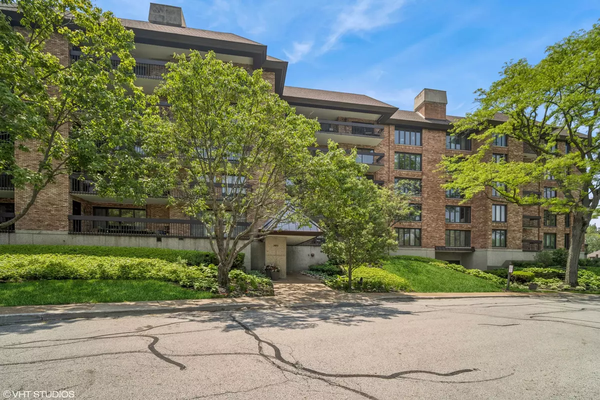 Northbrook, IL 60062,3851 Mission Hills RD #412