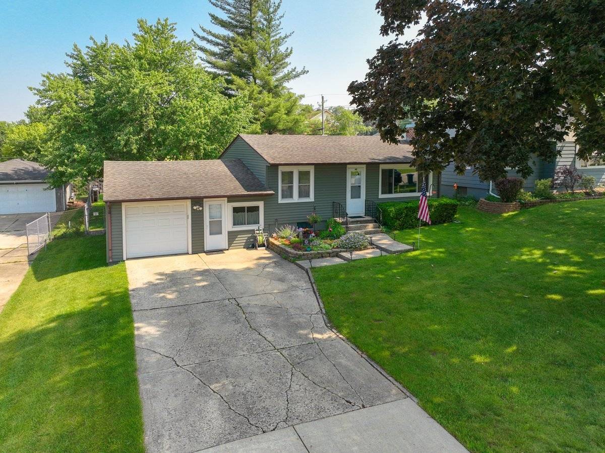 South Elgin, IL 60177,274 Crystal AVE