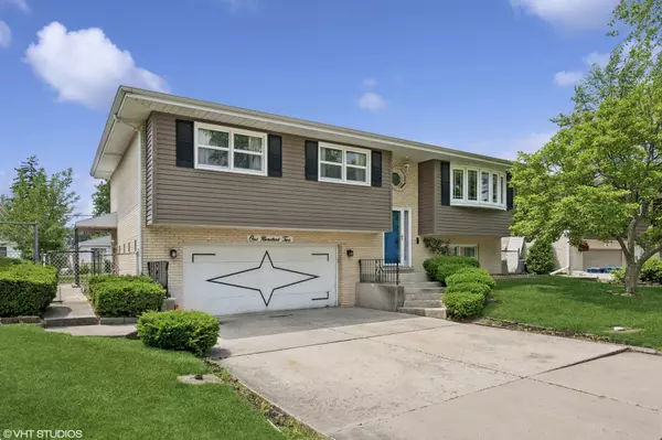 Addison, IL 60101,102 S Grant DR