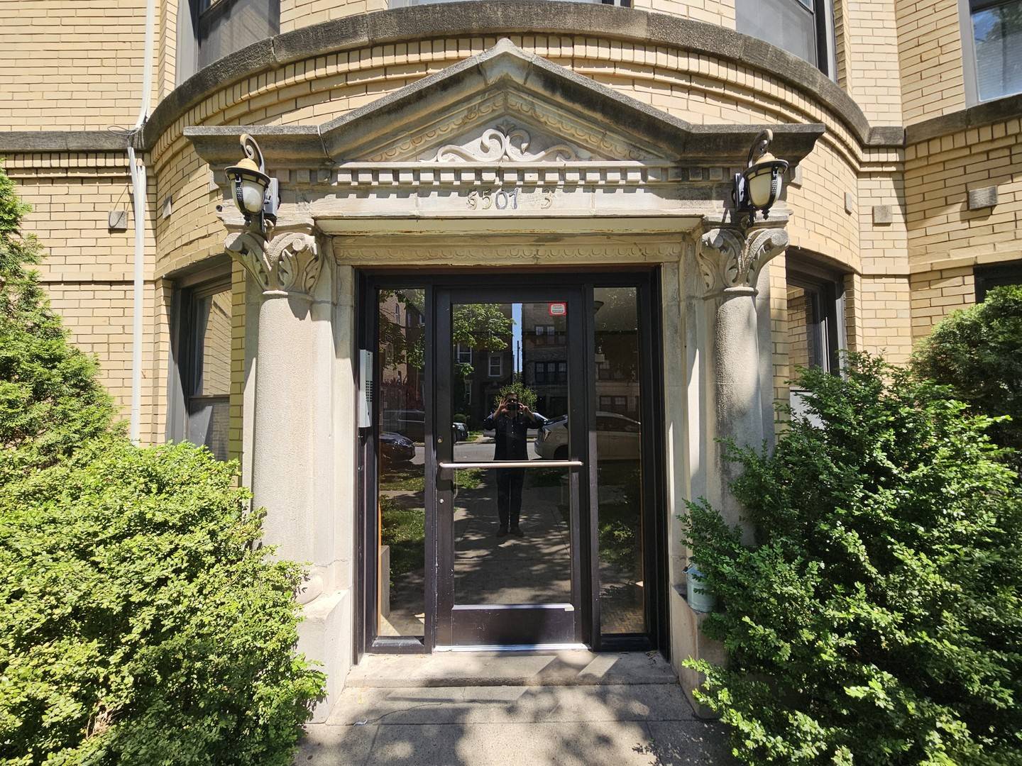 Chicago, IL 60625,5507 N Campbell AVE #1N