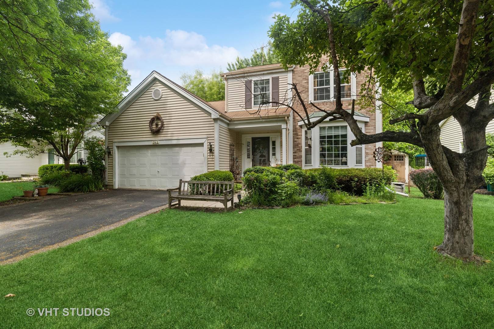 342 Buckingham DR, Grayslake, IL 60030