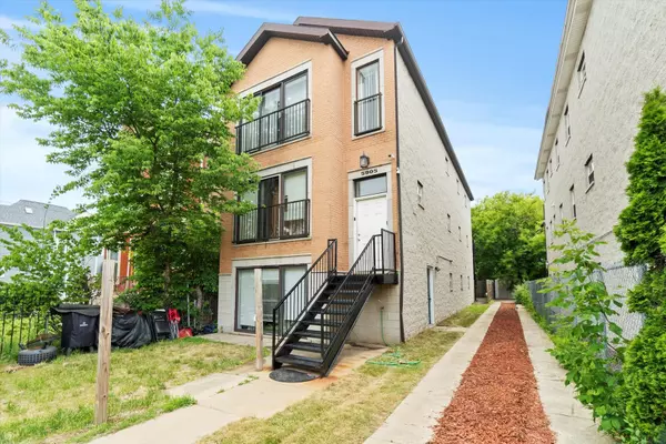 5905 S INDIANA AVE, Chicago, IL 60637