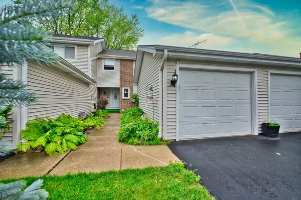 5 Spyglass CT, Naperville, IL 60563
