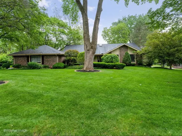 1109 Laurie LN, Burr Ridge, IL 60527