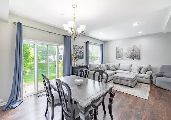 Huntley, IL 60142,10007 CUMMINGS ST #1007