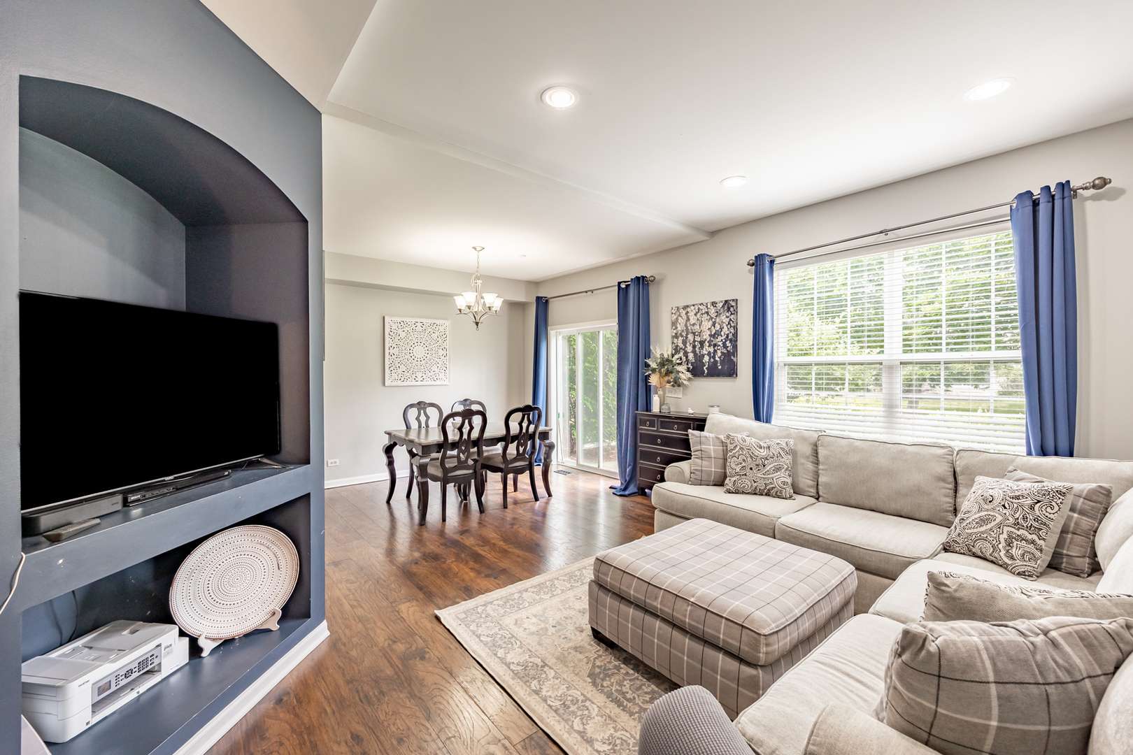 Huntley, IL 60142,10007 CUMMINGS ST #1007