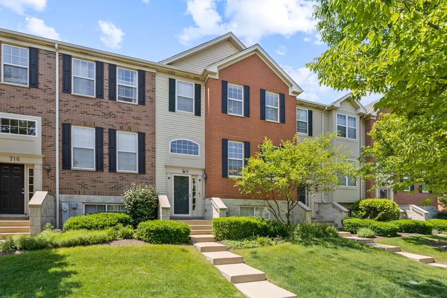 718 Thornbury RD #718, Bartlett, IL 60103