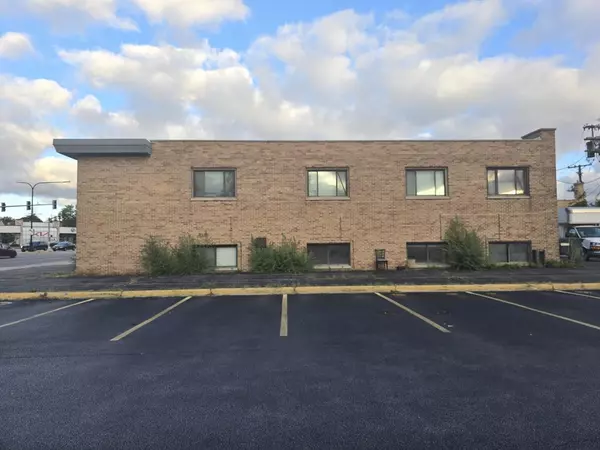Lincolnwood, IL 60712,6731-6733 N Lincoln AVE