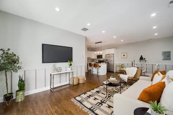 Chicago, IL 60608,3437 S Morgan ST #2E