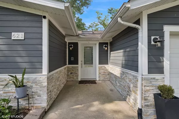 Hinsdale, IL 60521,621 W 56th ST