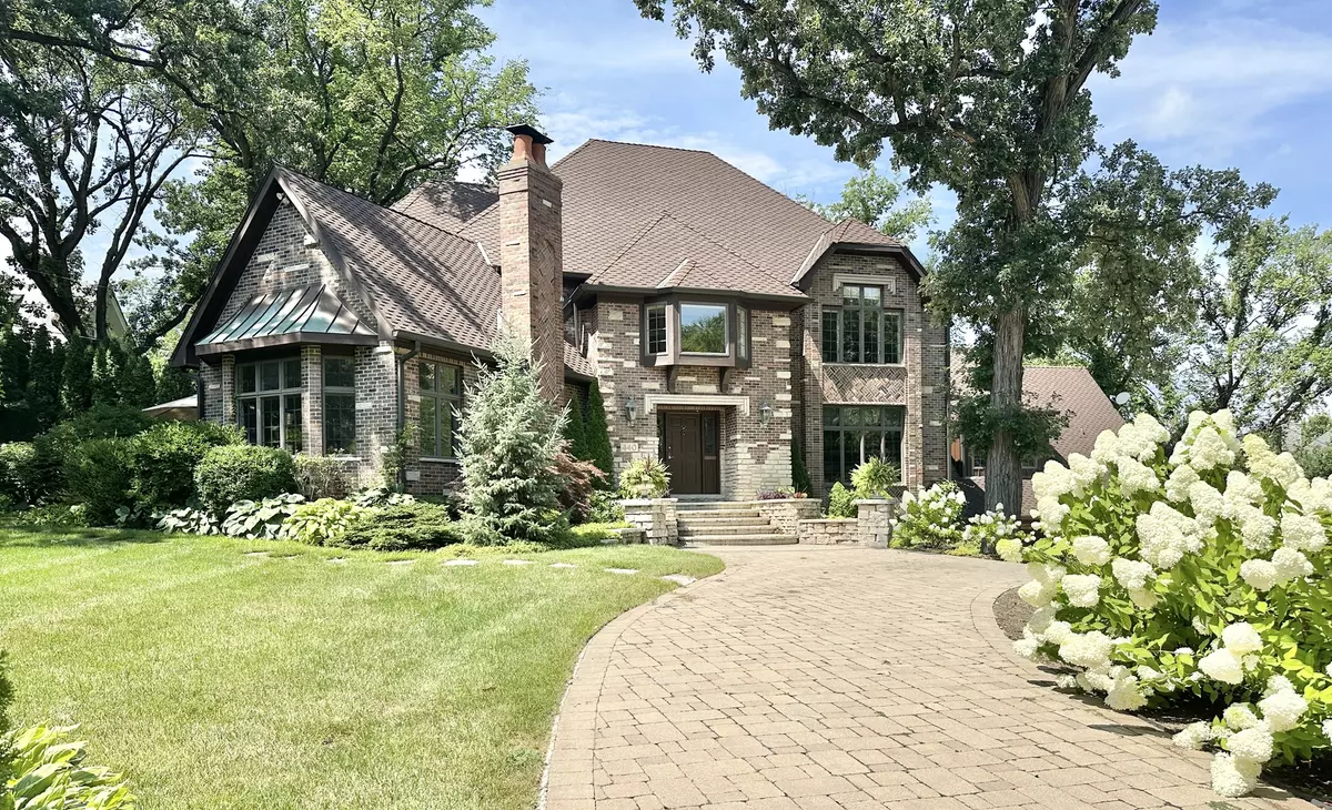 Hinsdale, IL 60521,440 Woodside AVE