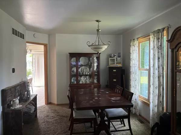 Genoa, IL 60135,733 COTTONWOOD CIR