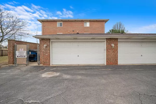 Addison, IL 60101,941 N Swift RD #302