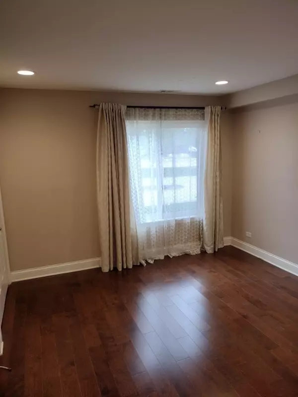 Palatine, IL 60074,263 S Clubhouse DR #108