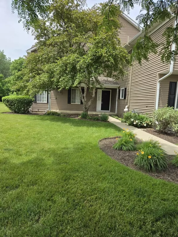 443 Village Creek DR, Lake In The Hills, IL 60156