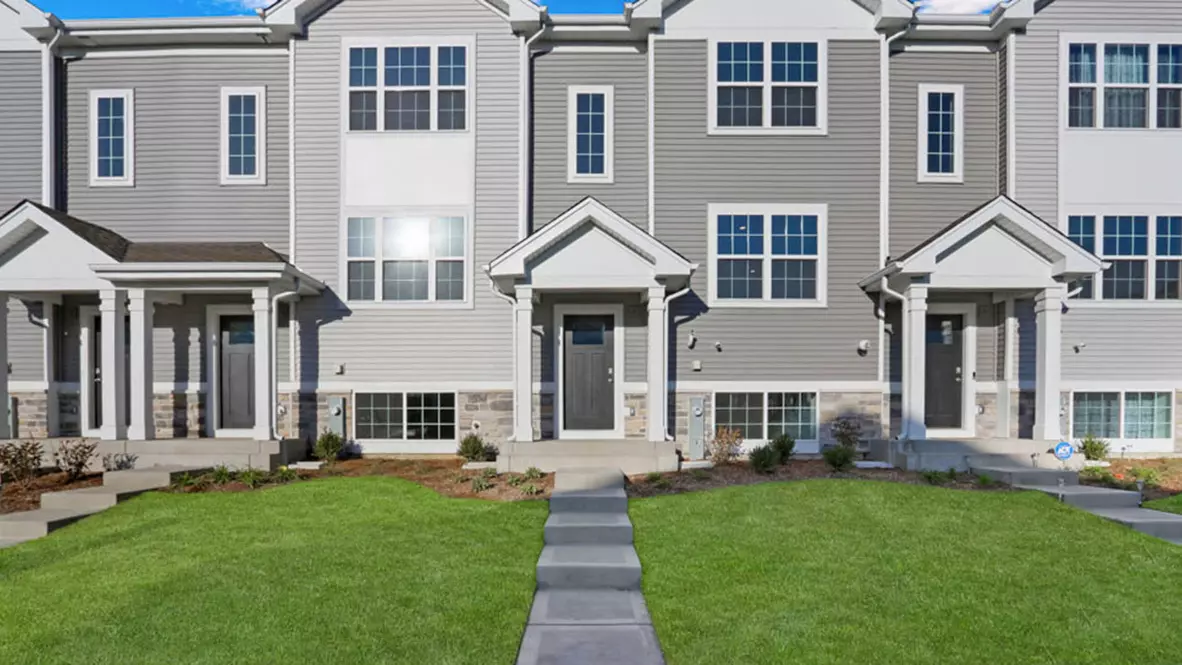 Hampshire, IL 60140,879 Briar Glen CT