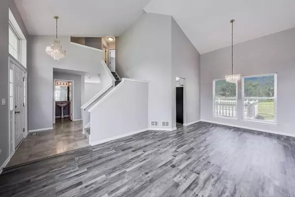 Lindenhurst, IL 60046,670 N Hastings PL