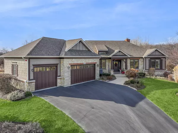 10019 Henning DR, Huntley, IL 60142