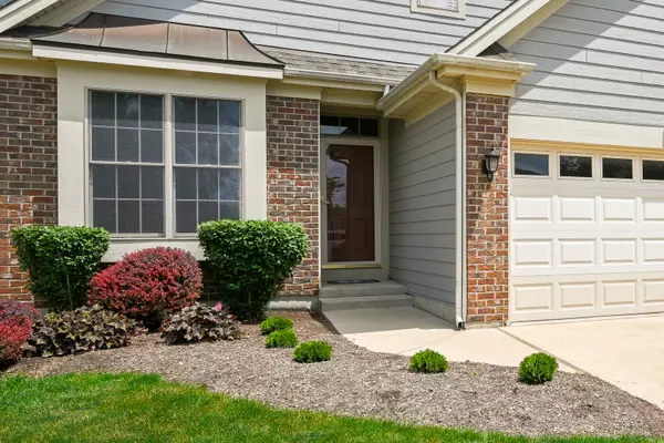 29W505 Cerny CIR, Warrenville, IL 60555