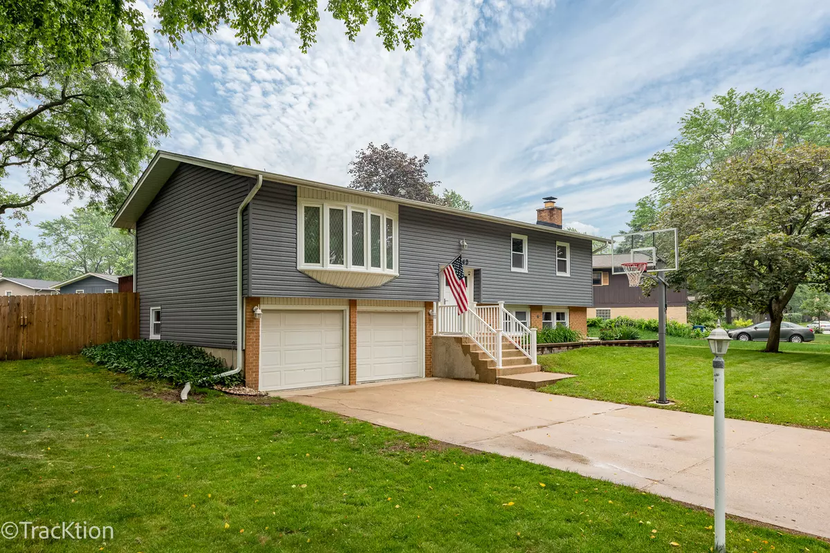 Downers Grove, IL 60516,6943 Parkview DR