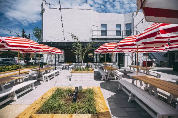 Chicago, IL 60660,5721 N Clark ST