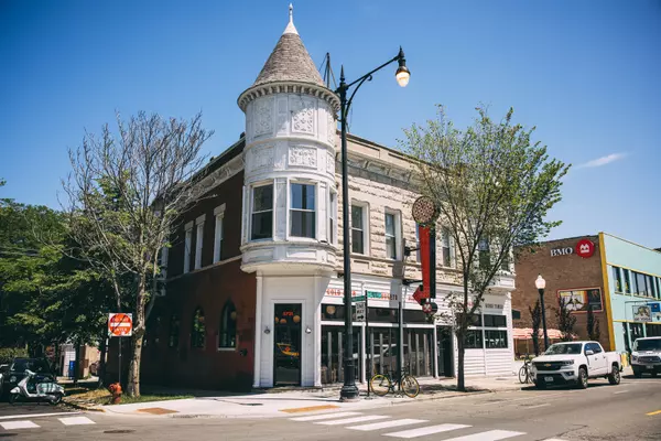 5721 N Clark ST, Chicago, IL 60660