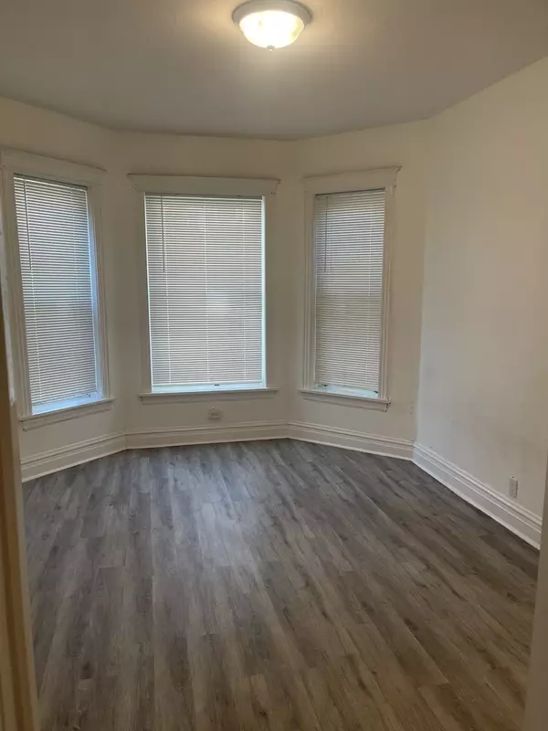 Chicago, IL 60637,6417 S Eberhart AVE