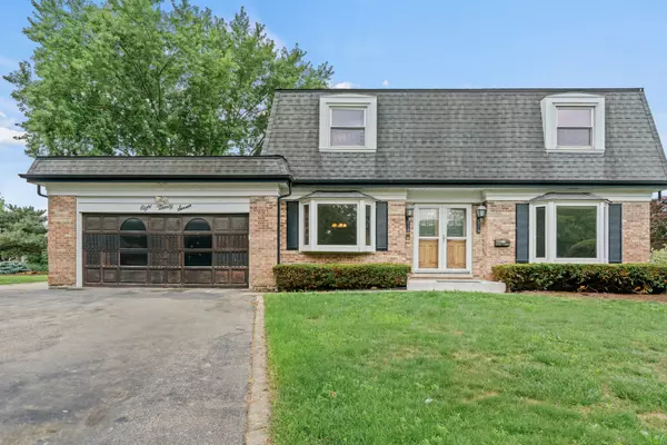 827 W Sandpiper CT, Palatine, IL 60067