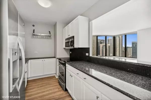 Chicago, IL 60654,400 N La Salle DR #3002