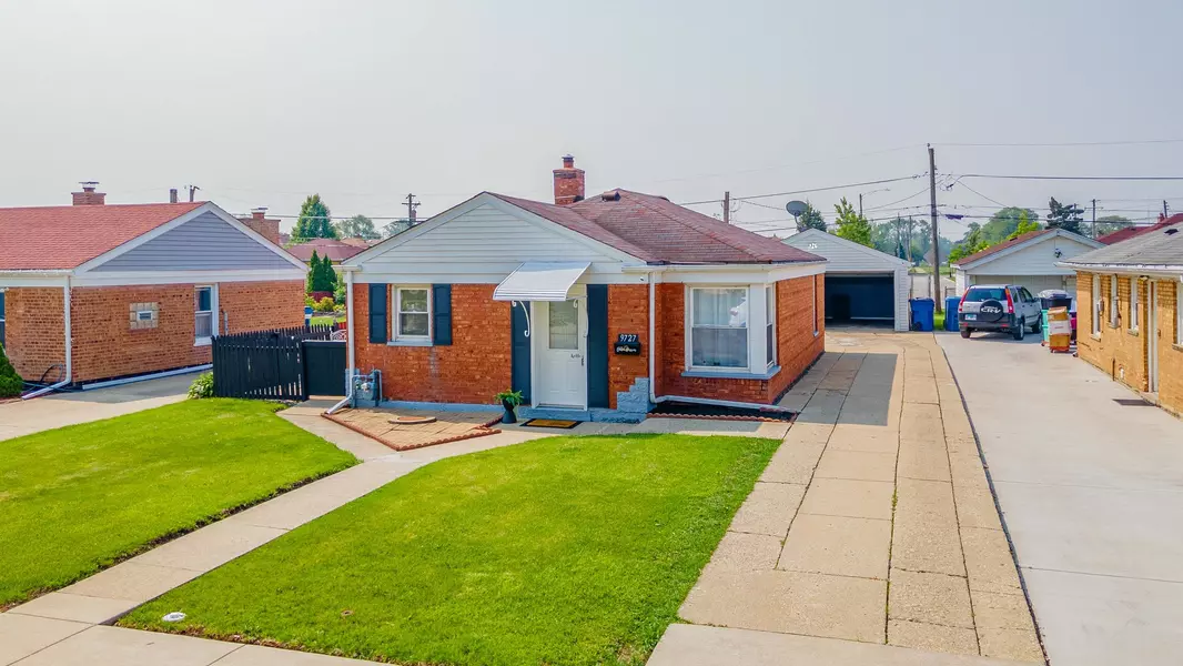 9727 RICHARD AVE, Franklin Park, IL 60131