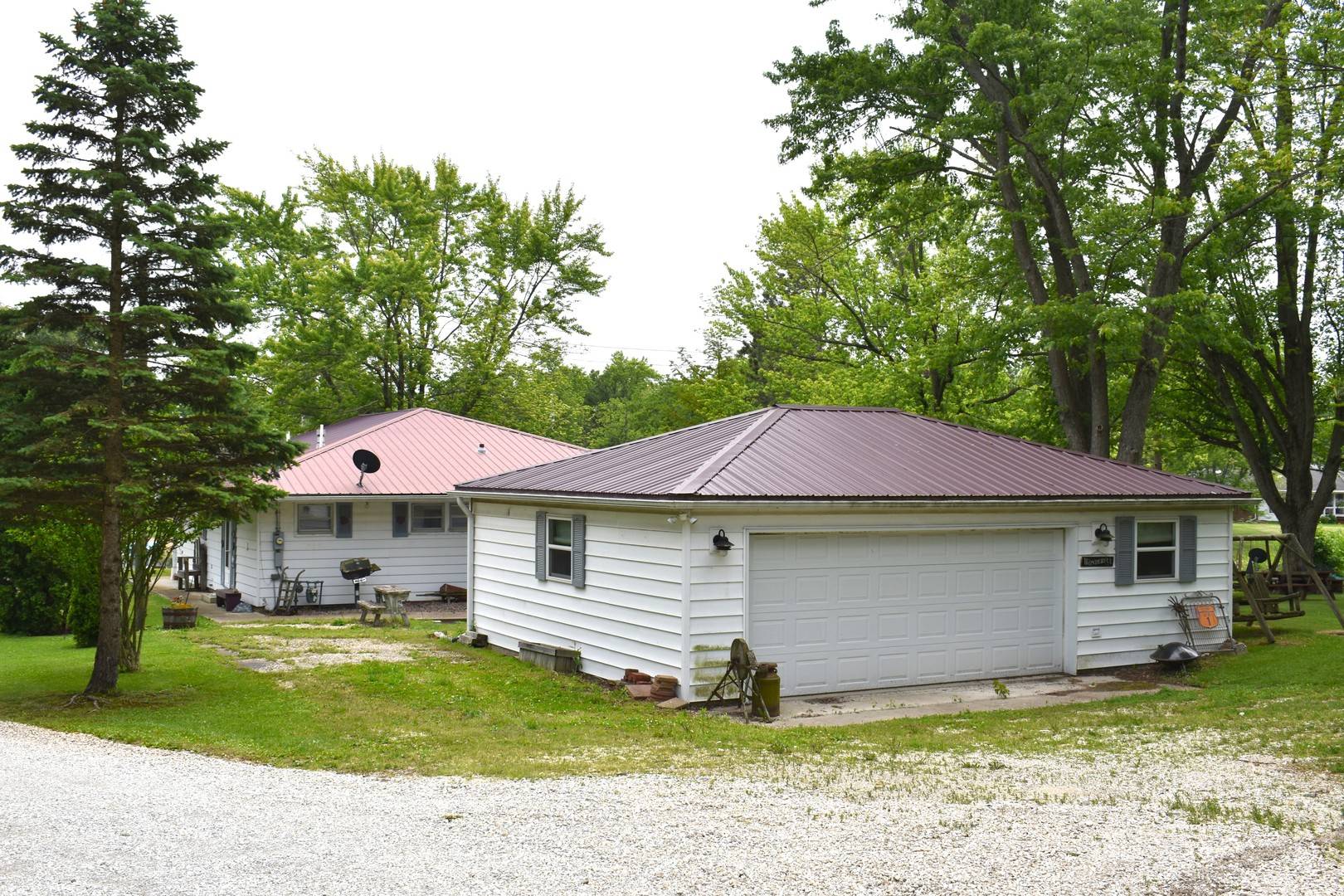 Loda, IL 60948,404 Wolfe DR