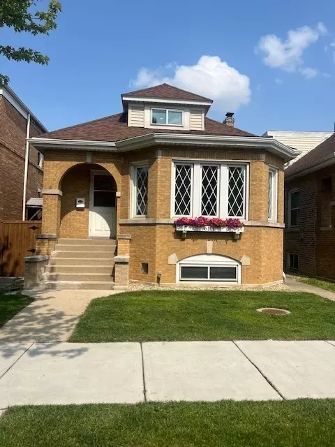 6111 S Menard AVE, Chicago, IL 60638