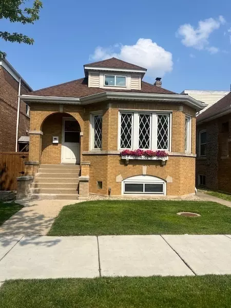 6111 S Menard AVE, Chicago, IL 60638
