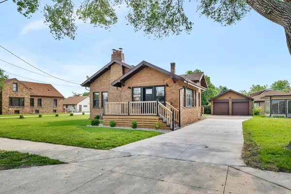 212 S Columbia AVE, Oglesby, IL 61348